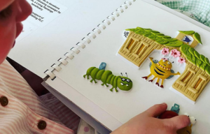 نمونه ای از کتاب حسی لمسی